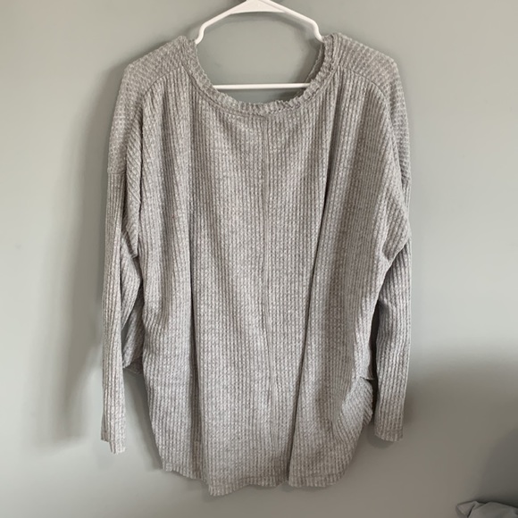 Tilly’s grey sweater - Picture 2 of 2